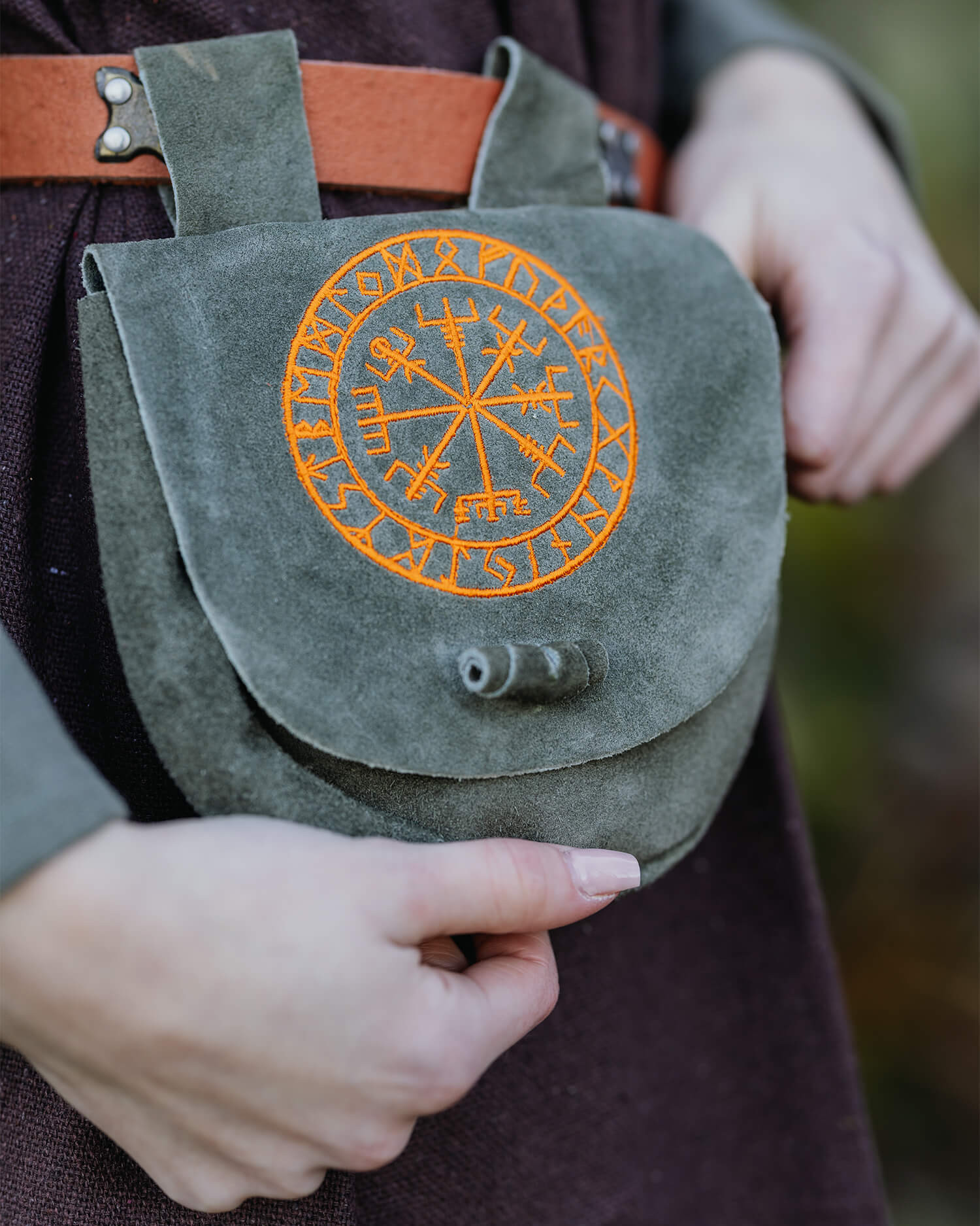 Bolso riñonera vikinga en piel modelo Ingmar, color verde