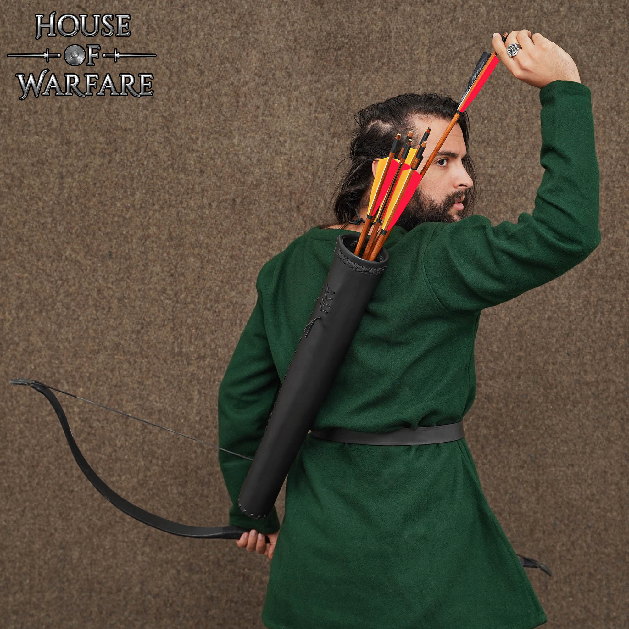 Carcaj medieval en cuero para espalda, color negro