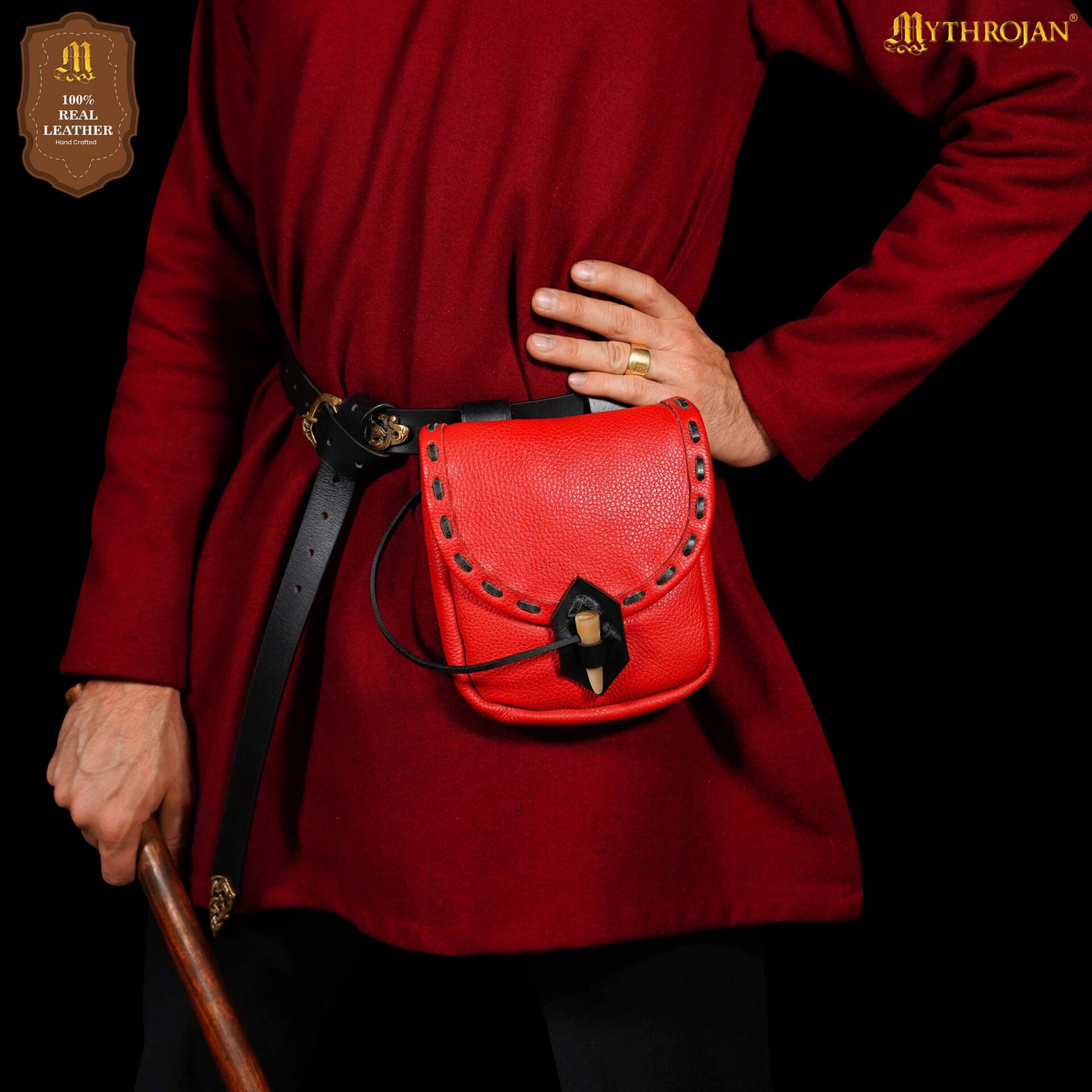 Bolso medieval en cuero con cierre de hueso, color rojo