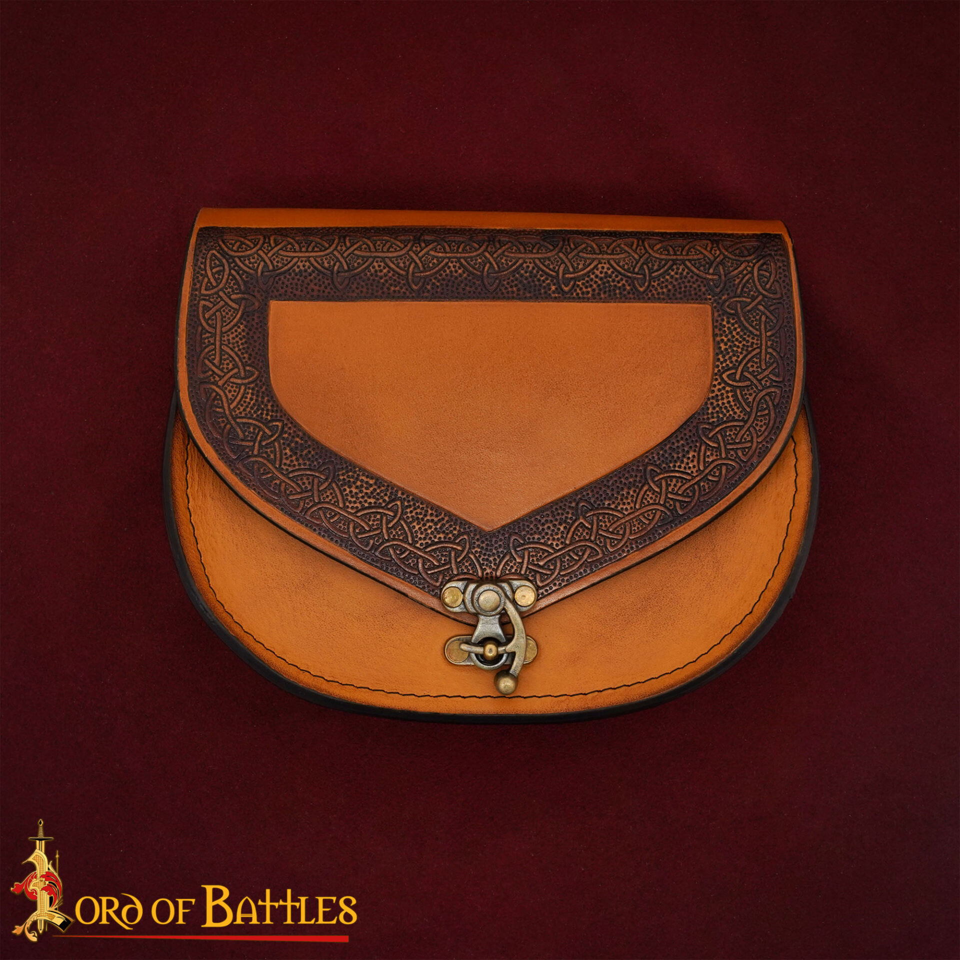 Bolso medieval para cinturón diseño celta repujado, cuero marrón