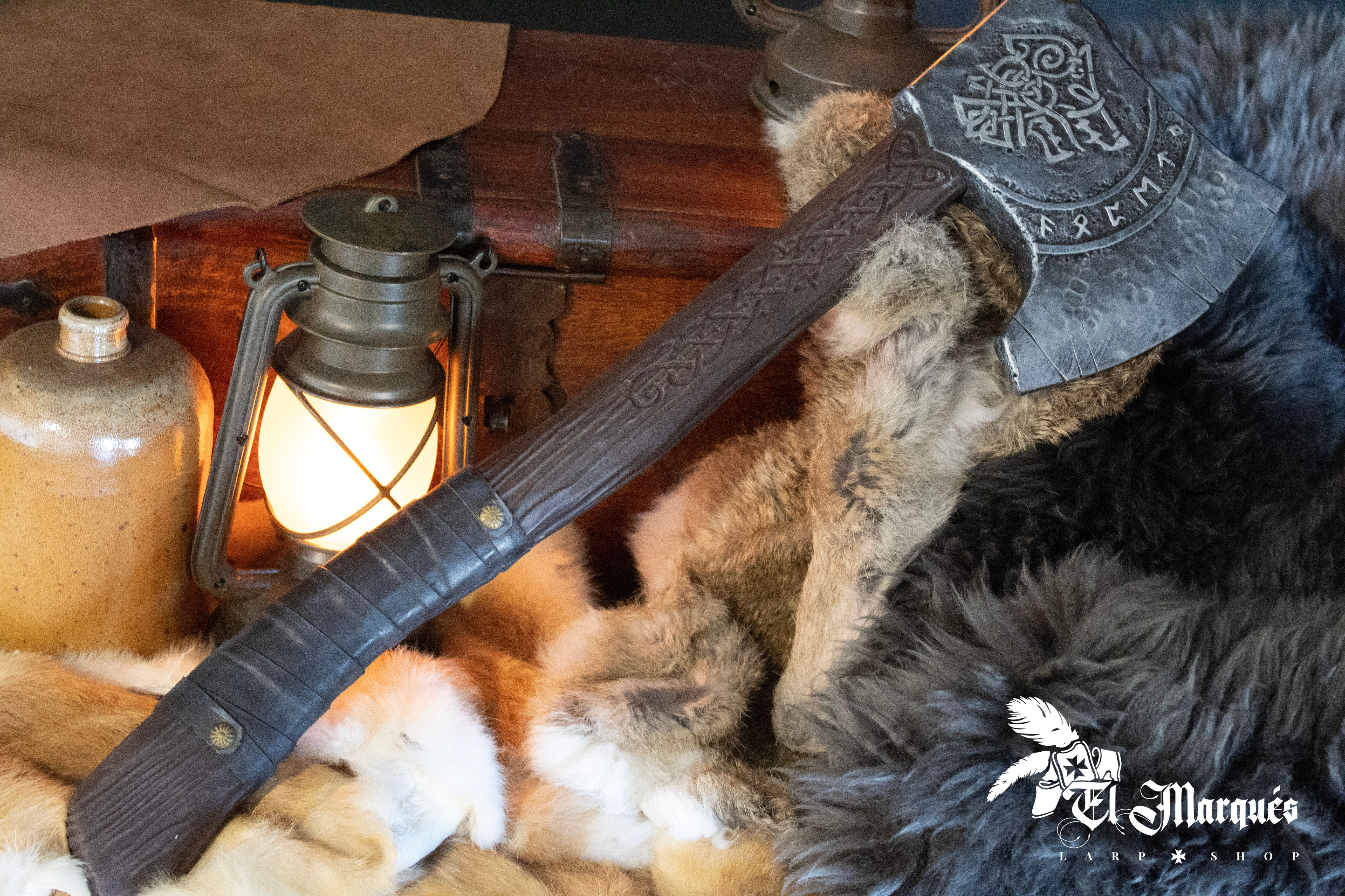 Hacha vikinga de espuma para Softcombat o LARP