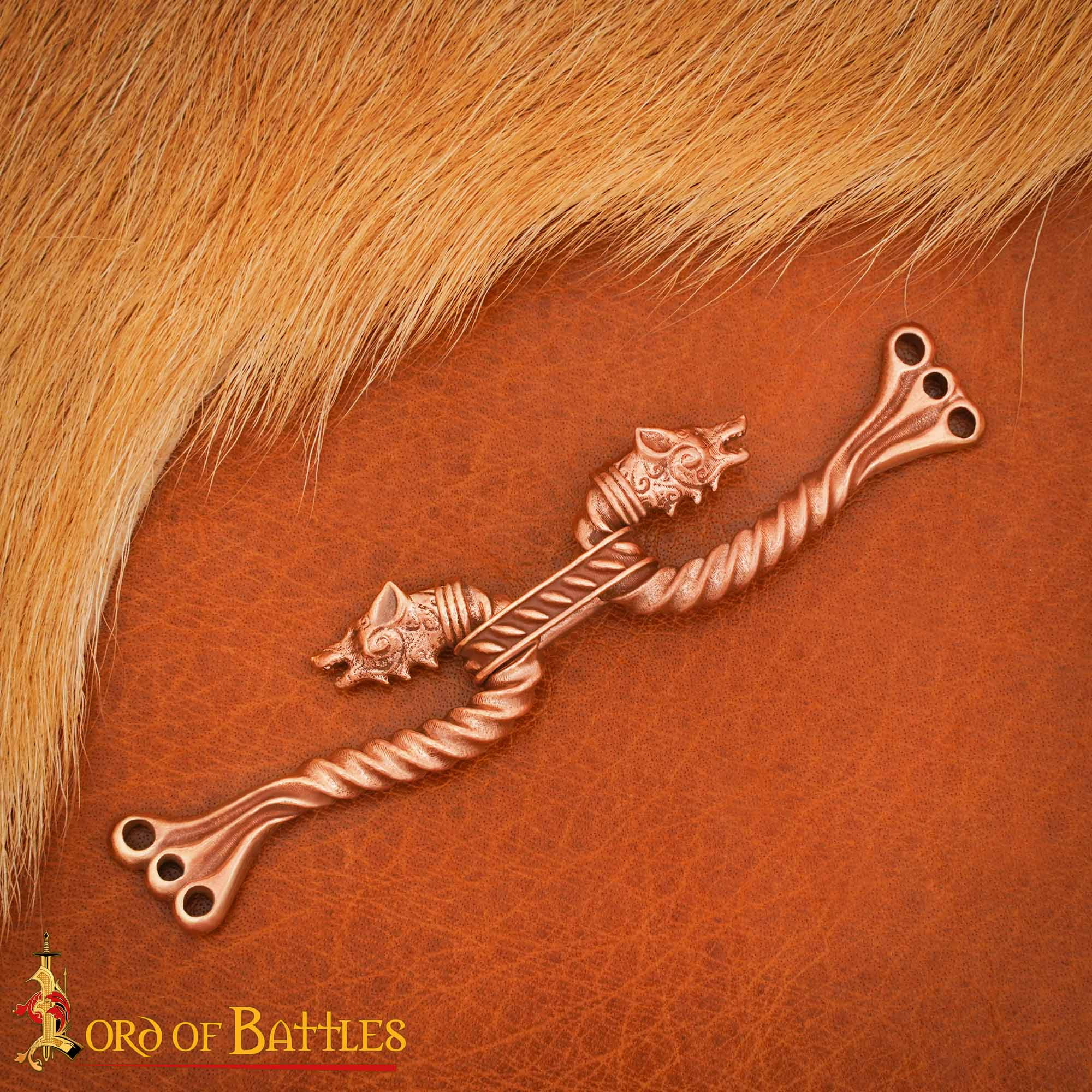 Cierre de capa vikingo diseño lobos, en bronce