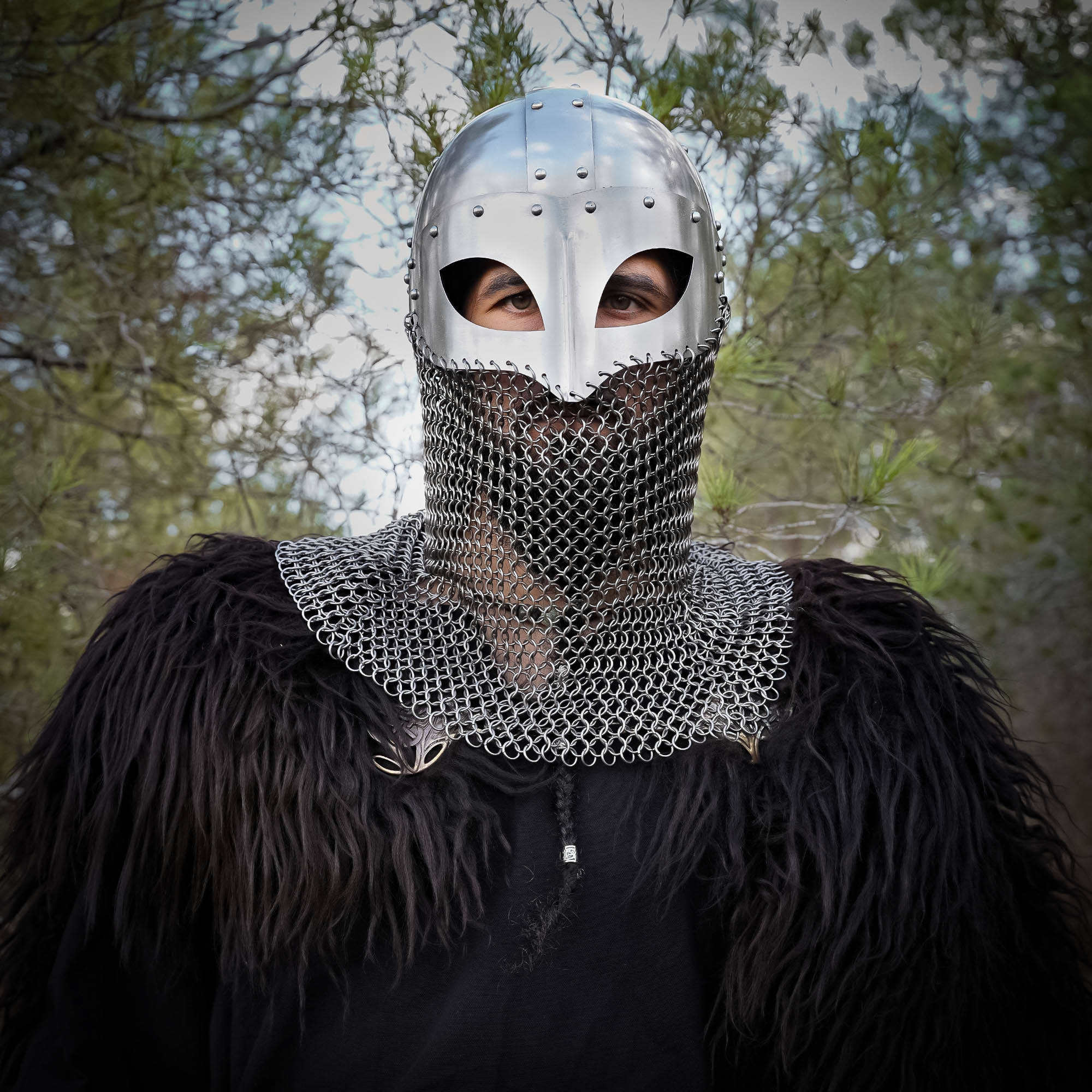 Casco vikingo con verdugo cota de malla (16 g.)