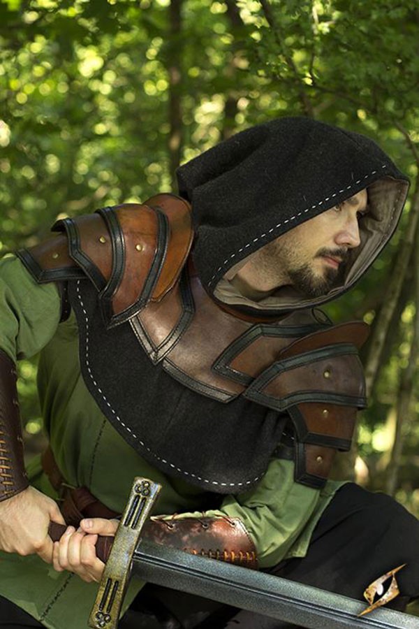 Gorjal medieval de cuero bicolor