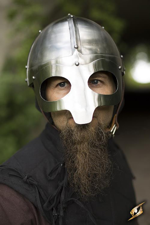 Casco vikingo con antifaz, acabado pulido