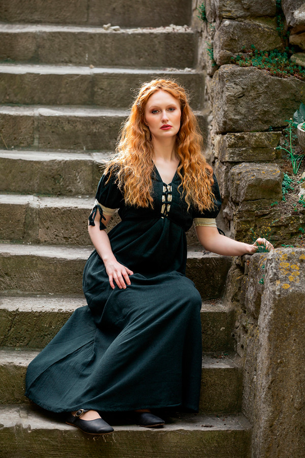 Vestido medieval Denise con cordones, verde-blanco natural