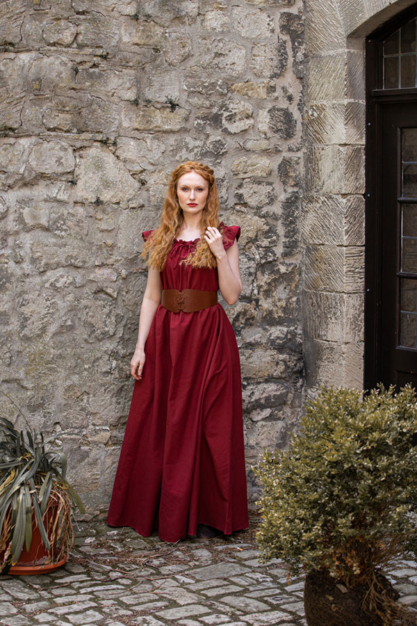 Vestido medieval largo modelo Clara, color rojo