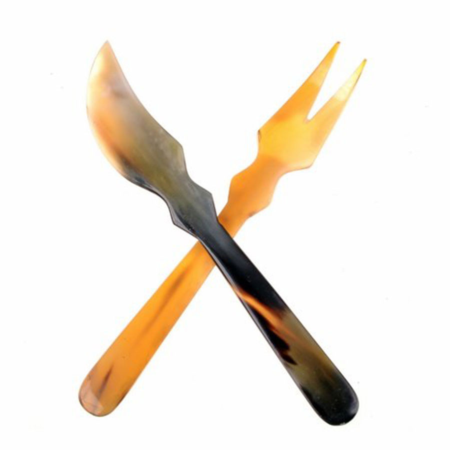 Juego 2 cubiertos medievales de cuerno de búfalo