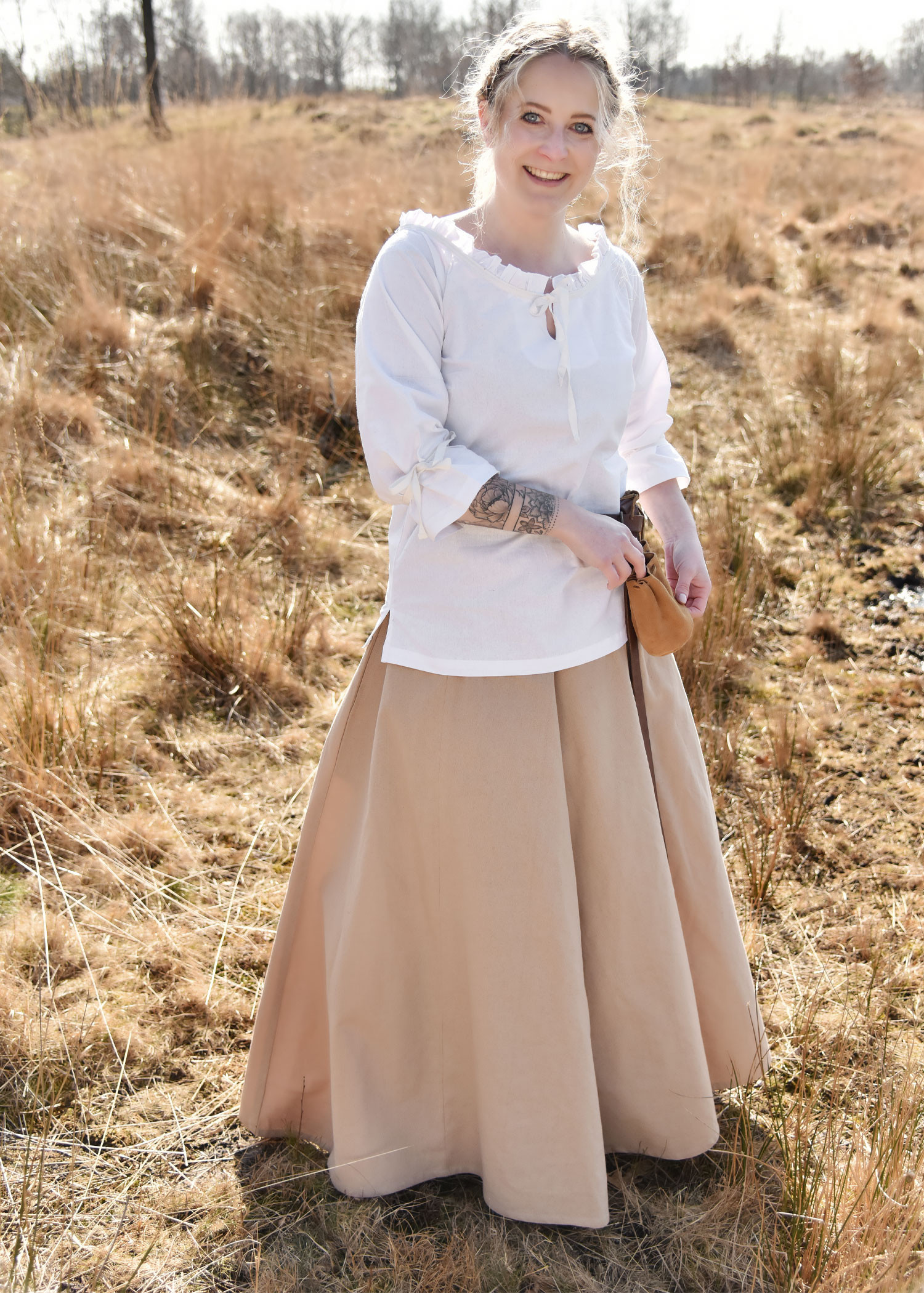 Falda medieval con corte ancho, marrón claro