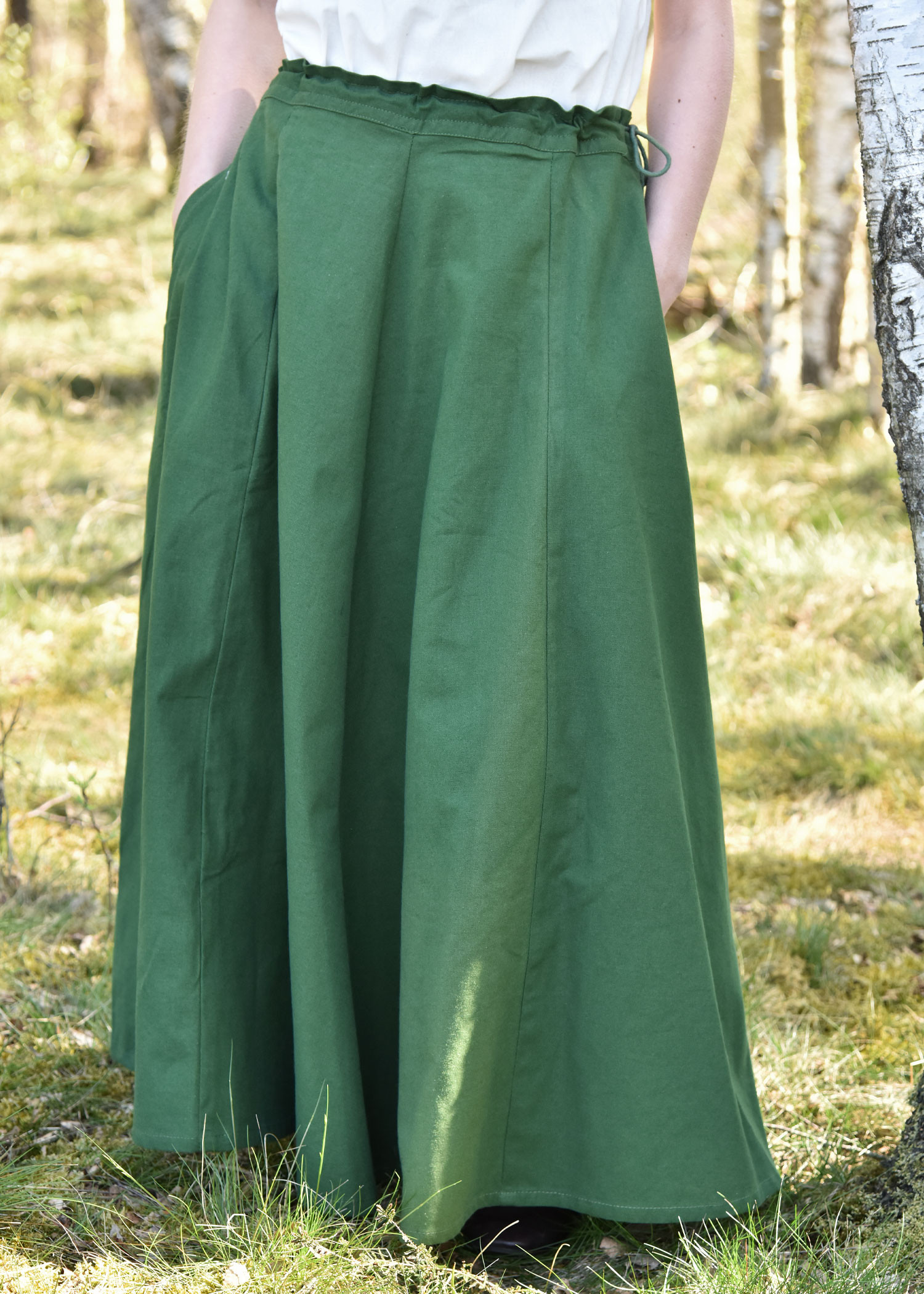 Falda medieval con corte ancho, verde