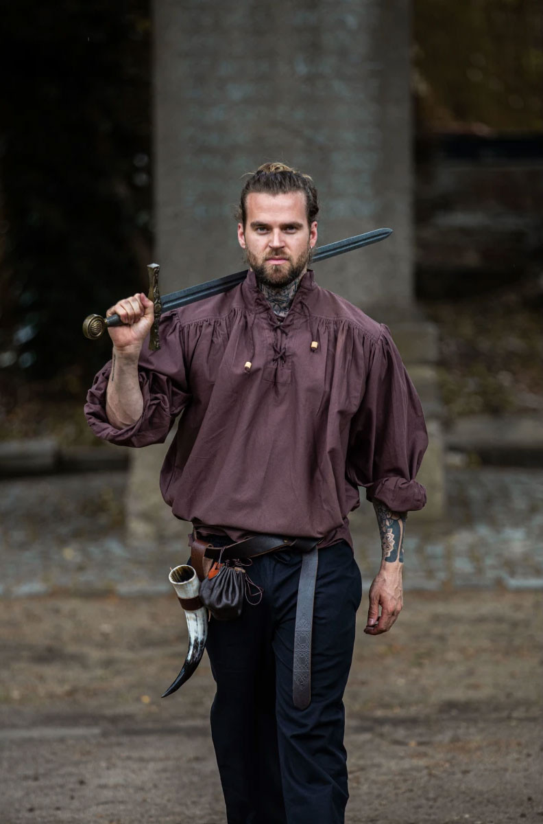 Camisa medieval ancha con lazos, color marrón