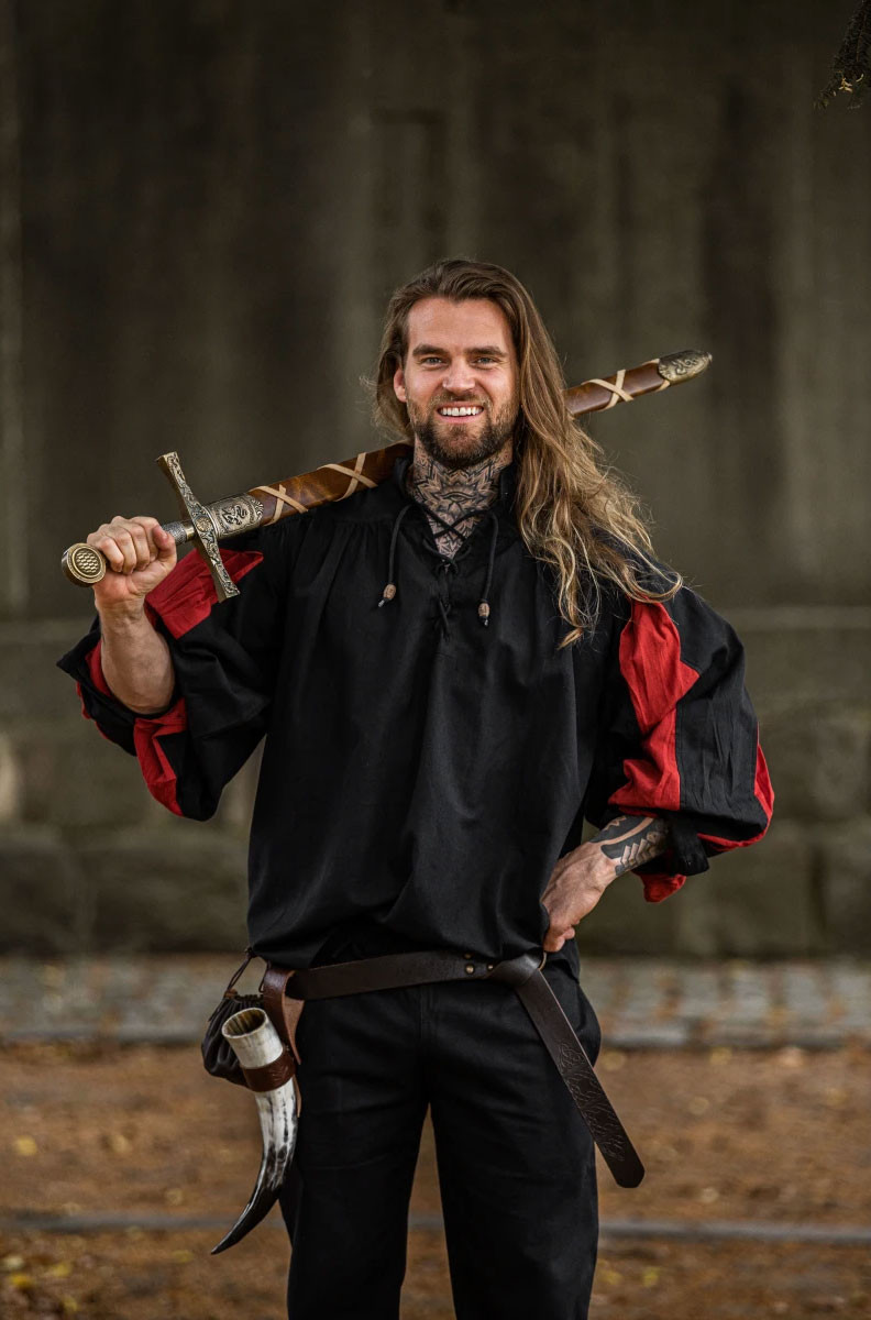 Camisa medieval Lansquenete modelo Albert, negro-rojo