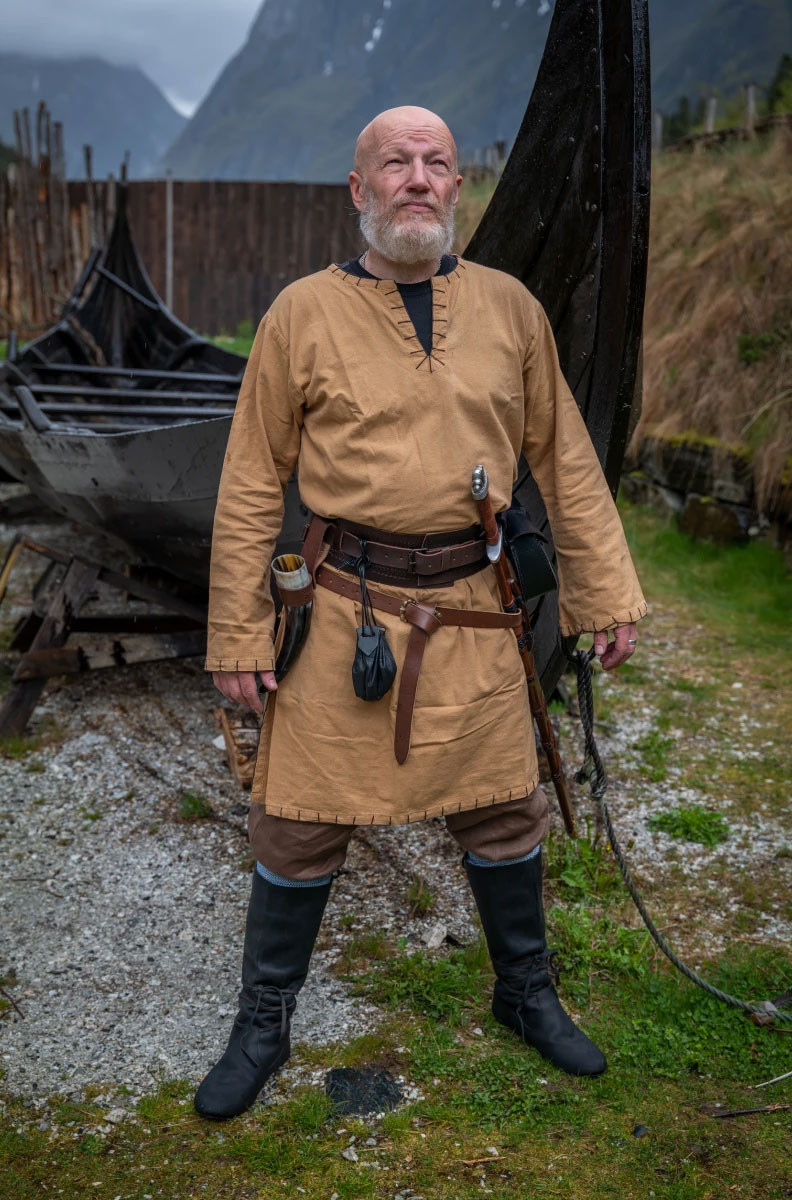 Túnica vikinga con bordados Erwin, marrón miel