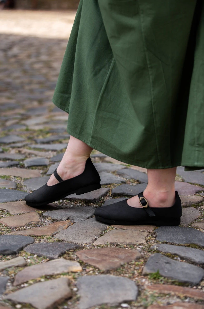 Zapatos medievales negros para damas, Rieke