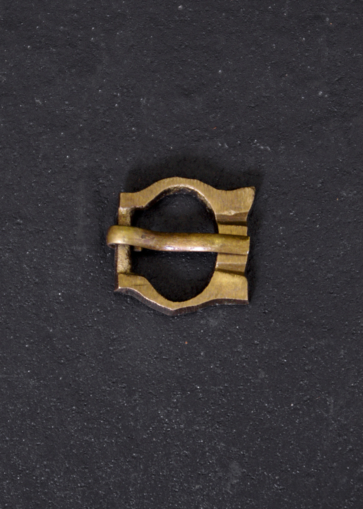 Hebilla época medieval para cinturón número 13, en latón