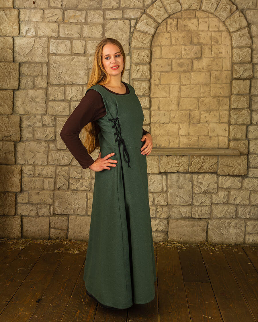 Vestido medieval modelo Uma, color verde