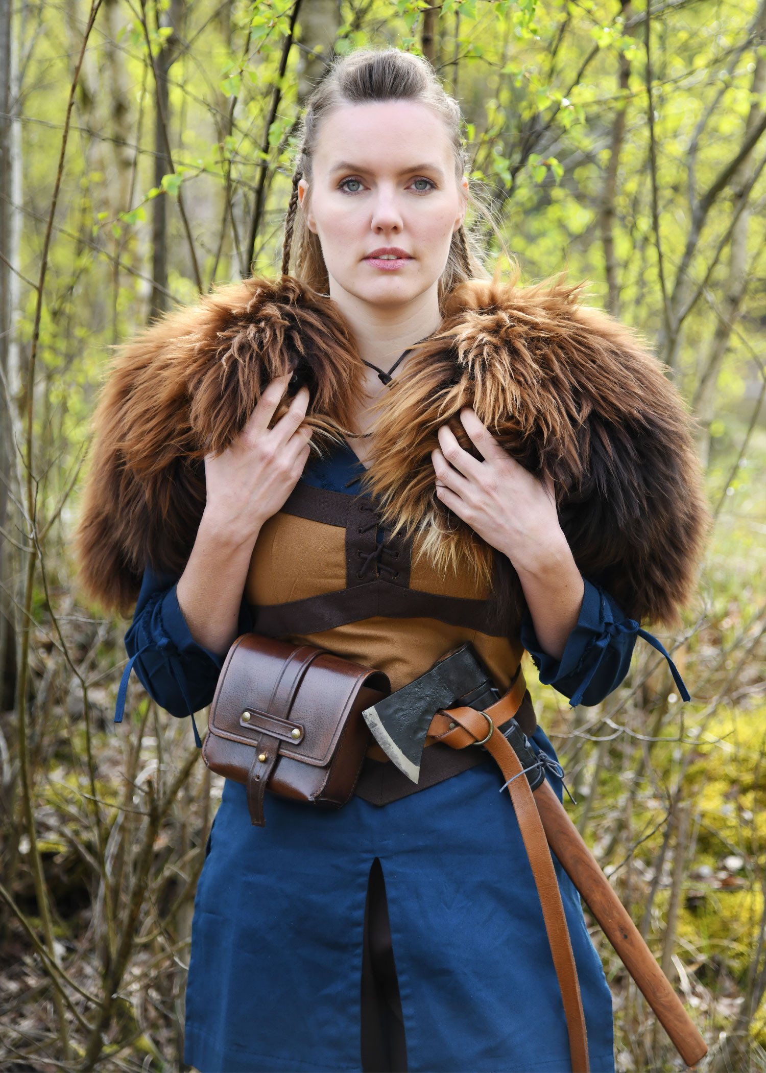 Hombros de piel de oveja nórdica - marrón