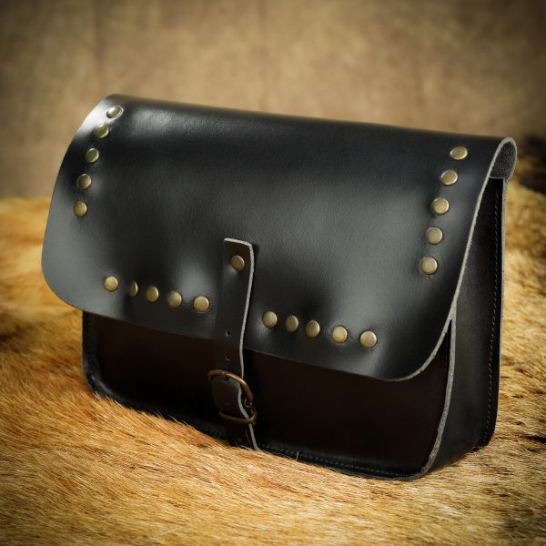 Bolso medieval cuadrado con chapones