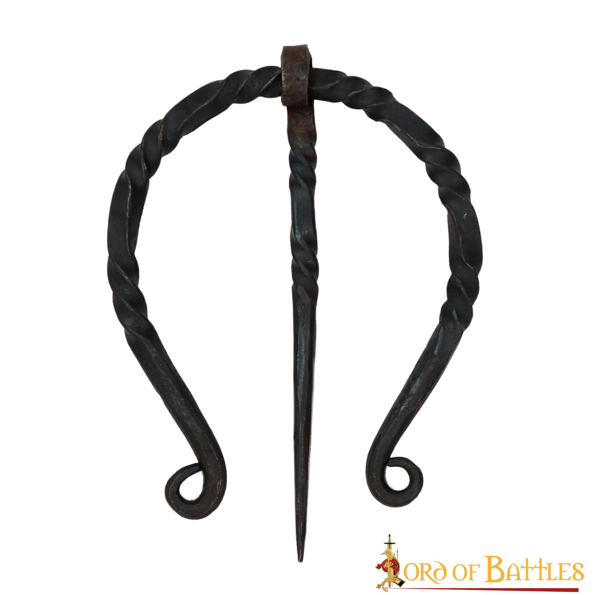 Fíbula-broche para capa en hierro forjado a mano