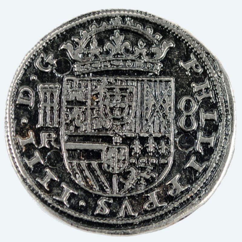 Moneda 8 reales plateada, 3,5 cms.