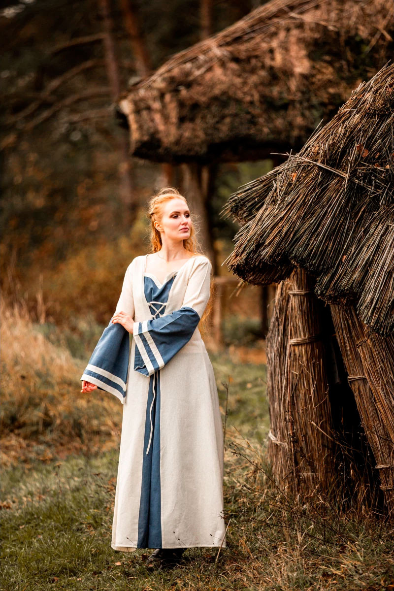 Vestido medieval modelo Dorothea, color natural-azul