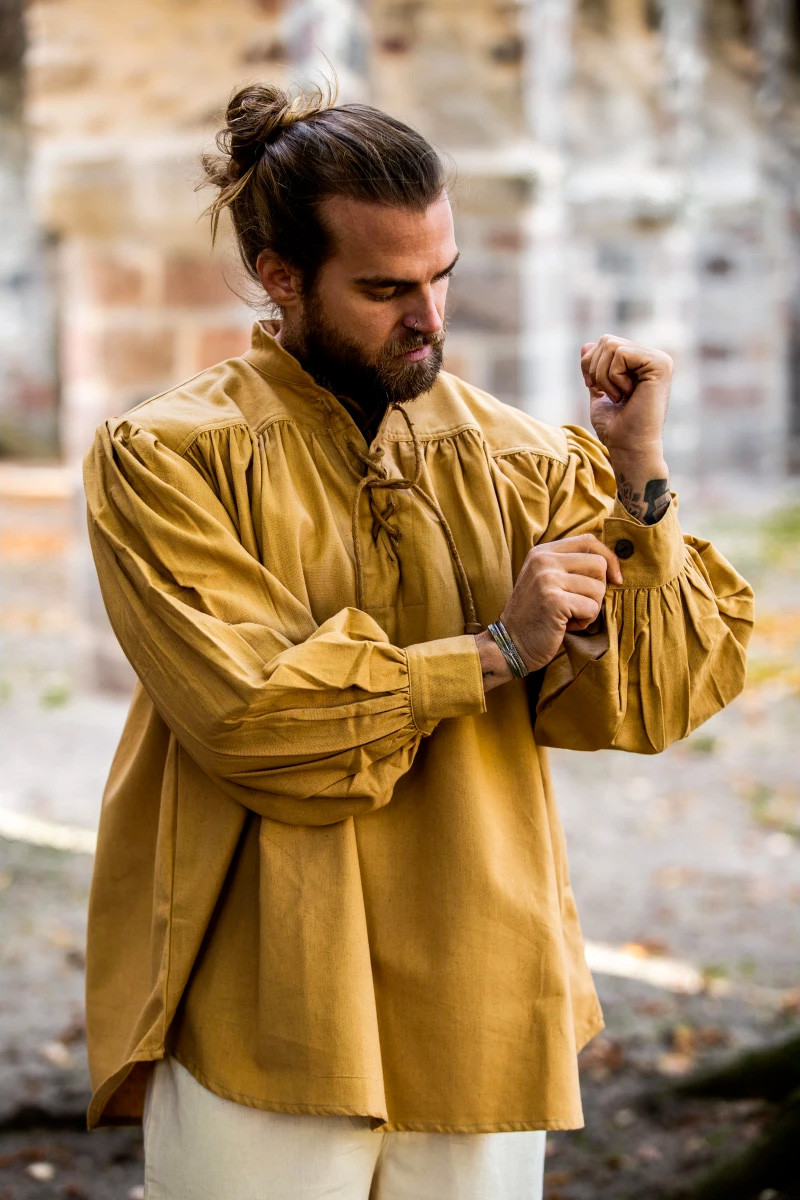 Camisa medieval cuello alto cordones, marrón claro