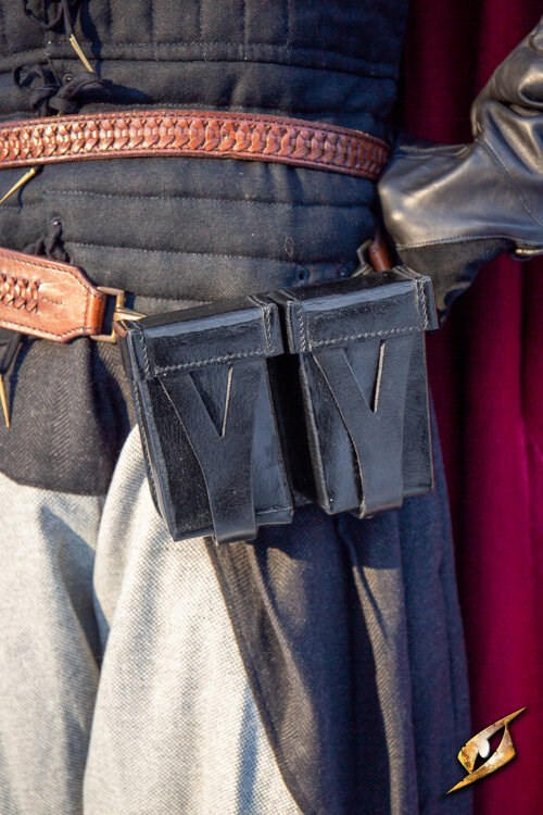 Bolso medieval negro de cuero rígido para cinturón