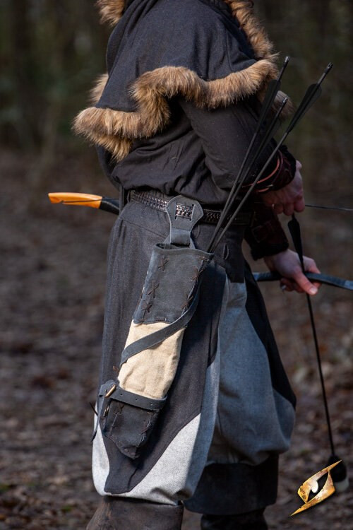 Carcaj medieval de los Cazadores Salvajes, gamuza