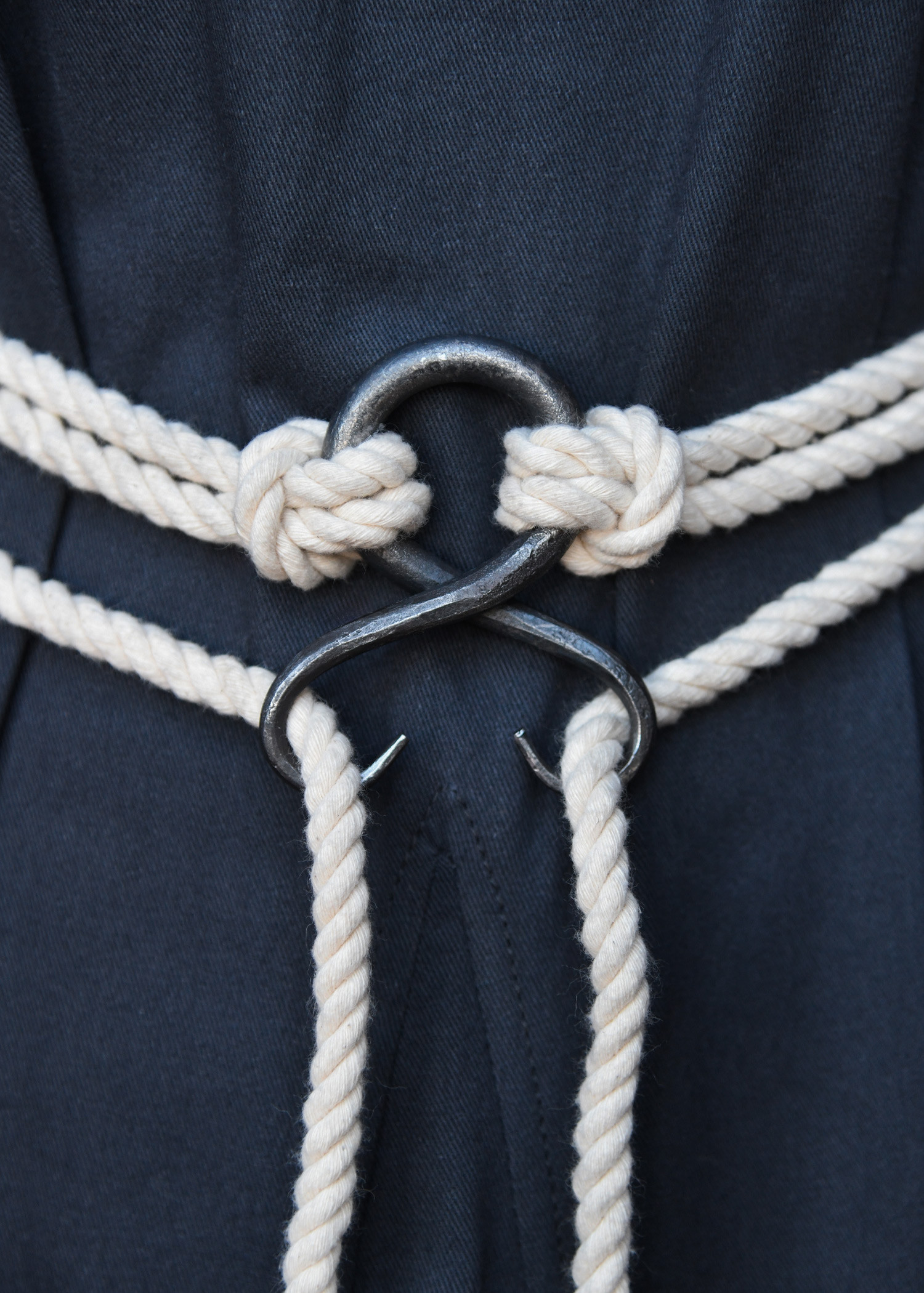 Hebilla cinturón medieval, cruz de Troll, en forja