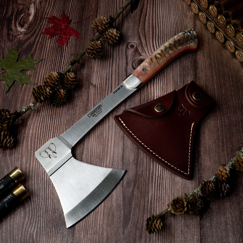 Hacha de caza  con mango de asta