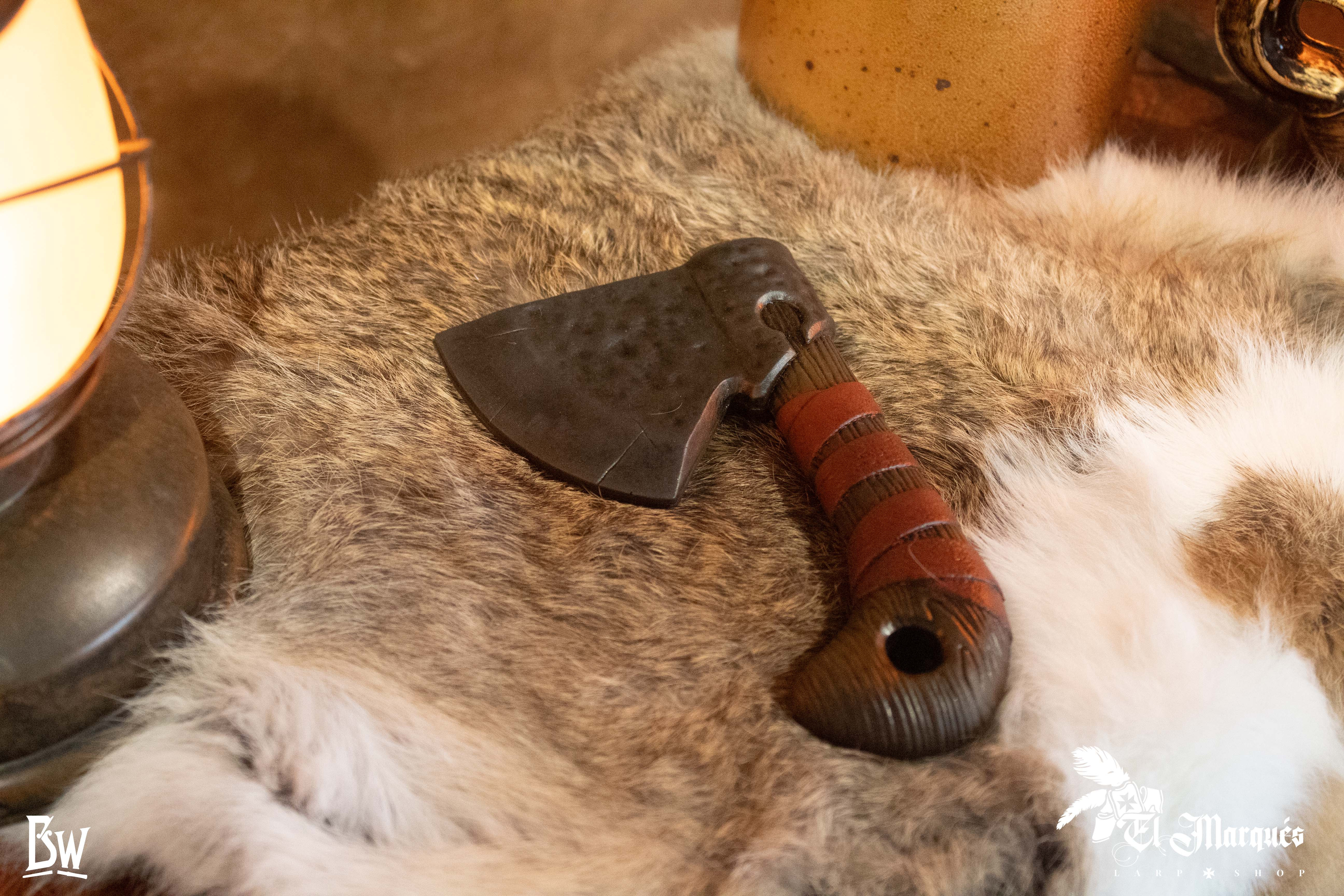 Hacha arrojadiza Savage para LARP