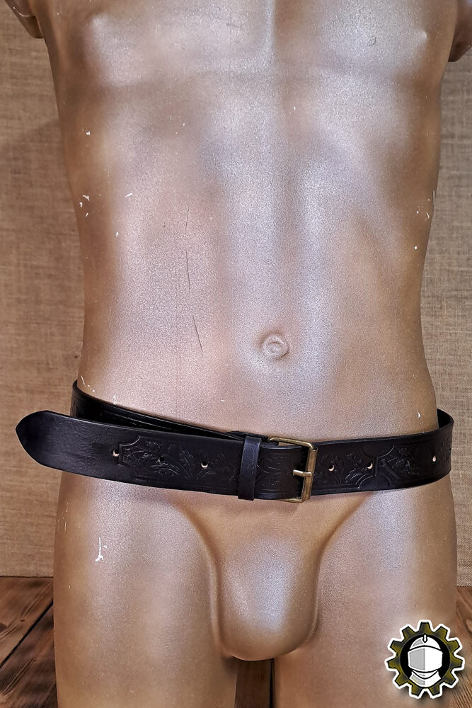 Cinturón medieval en cuero modelo Severian, color negro