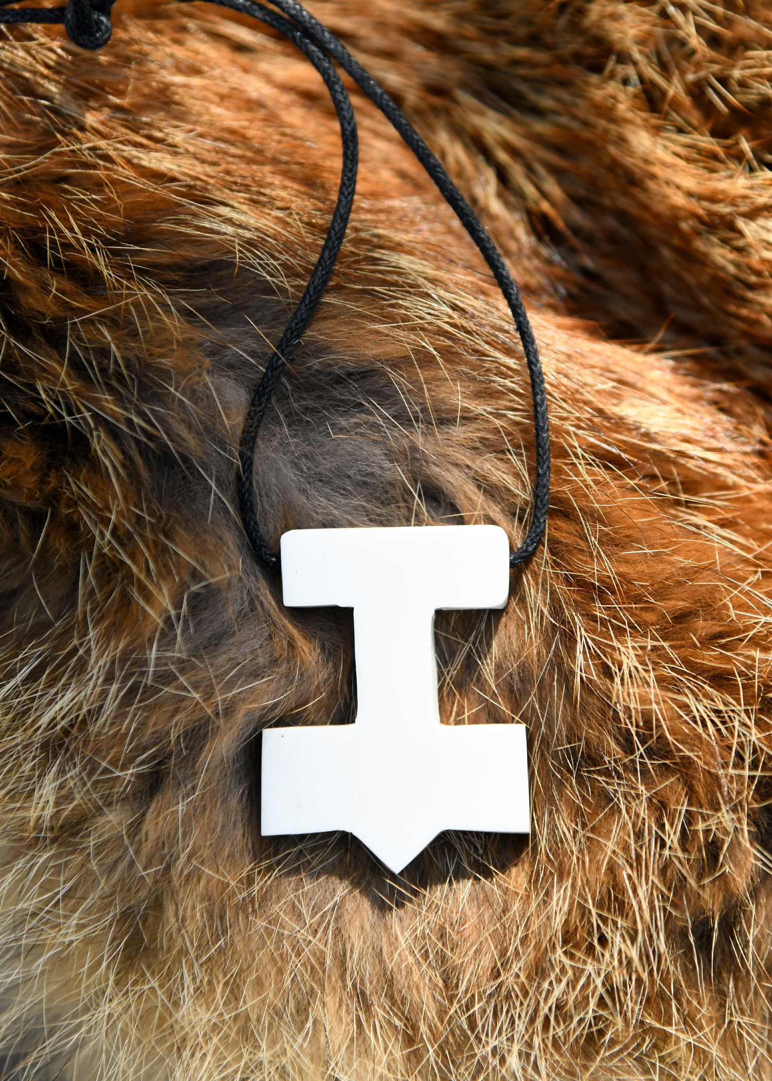 Colgante Martillo de Thor en hueso