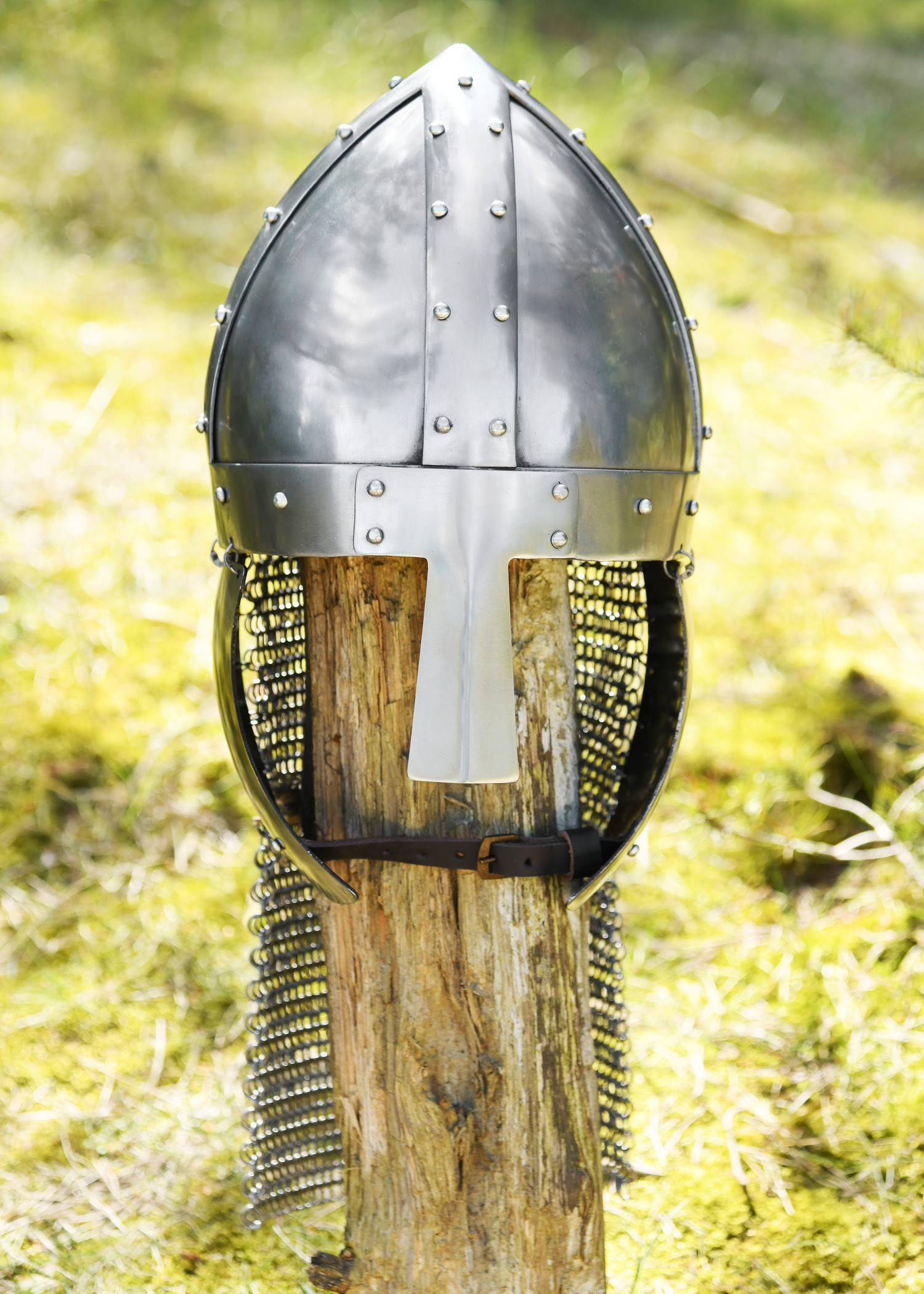 Casco Spangen con guarda-orejas y Aventail