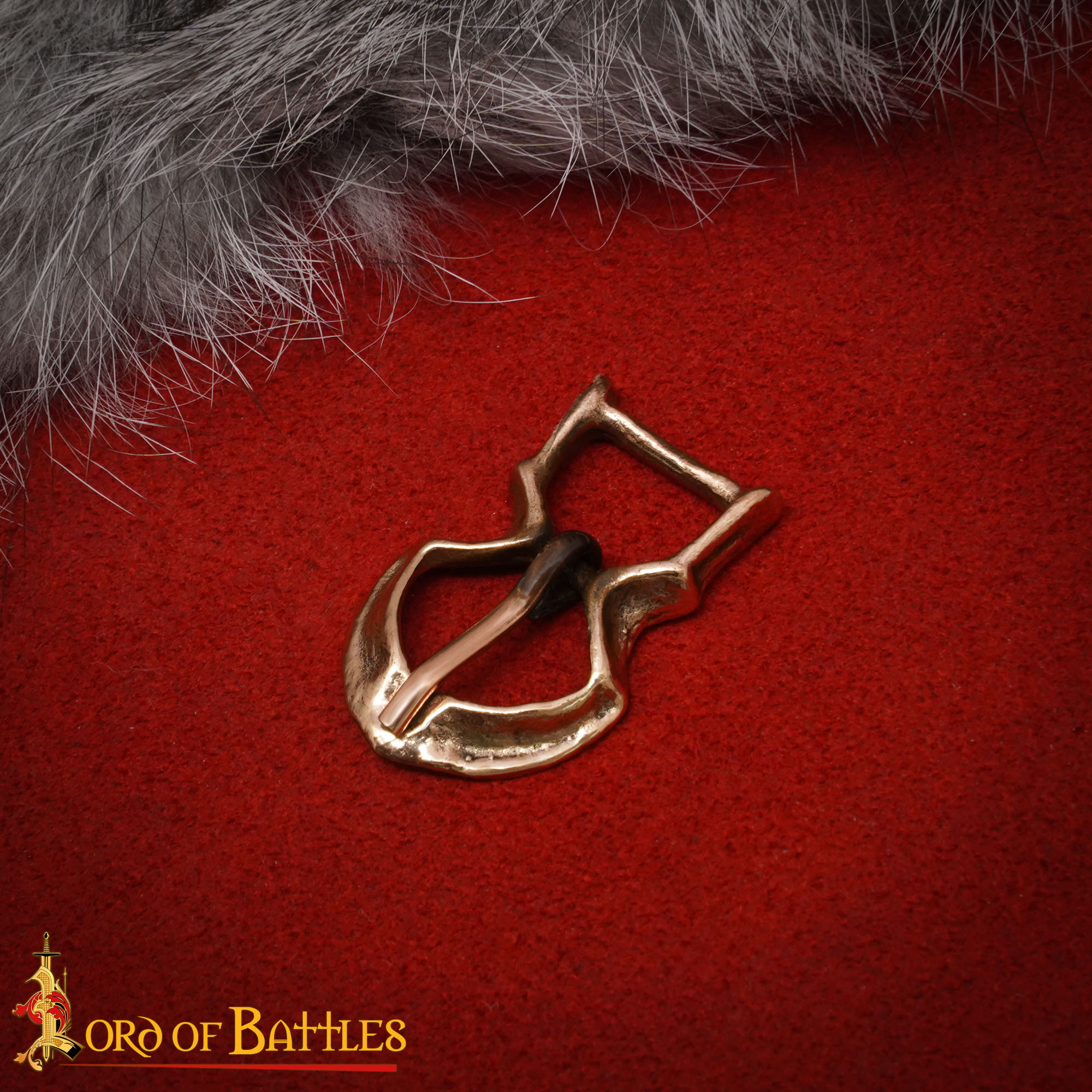 Hebilla medieval pequeña en bronce antiguo para cinturón