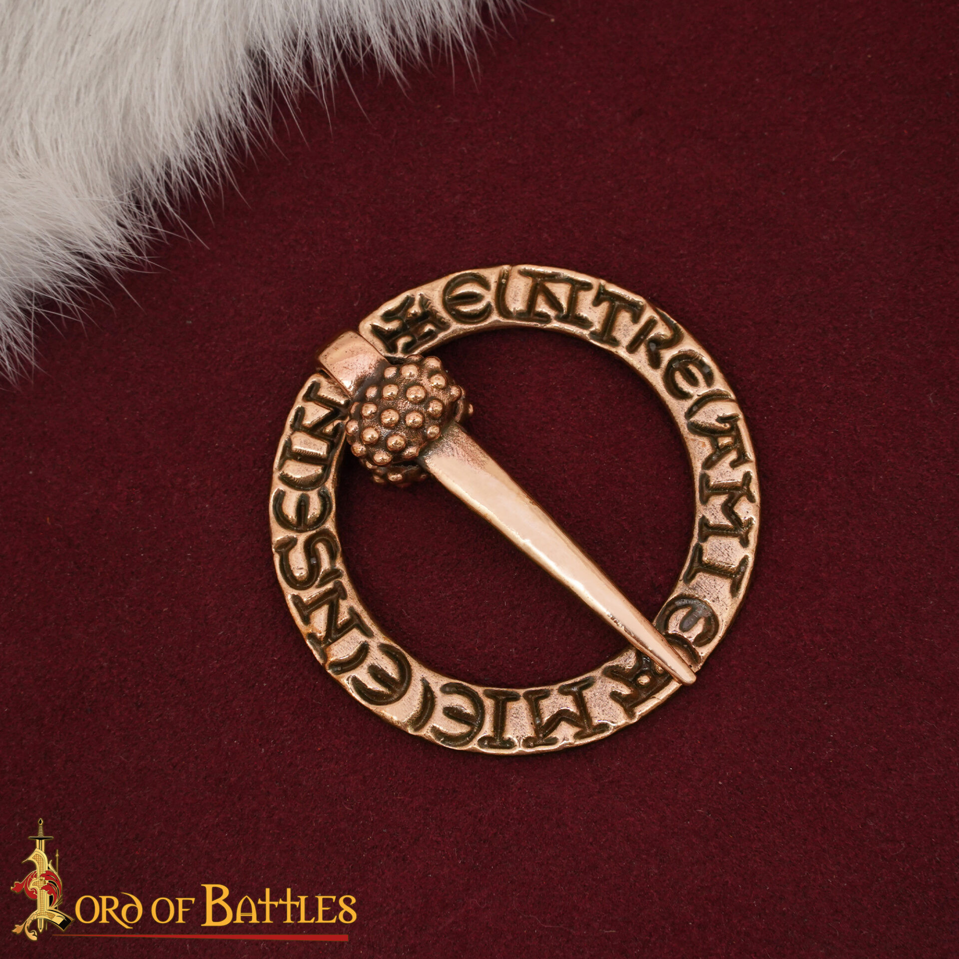 Broche medieval nòrdico forma de anillo con incisiones, acabado bronce envejecido