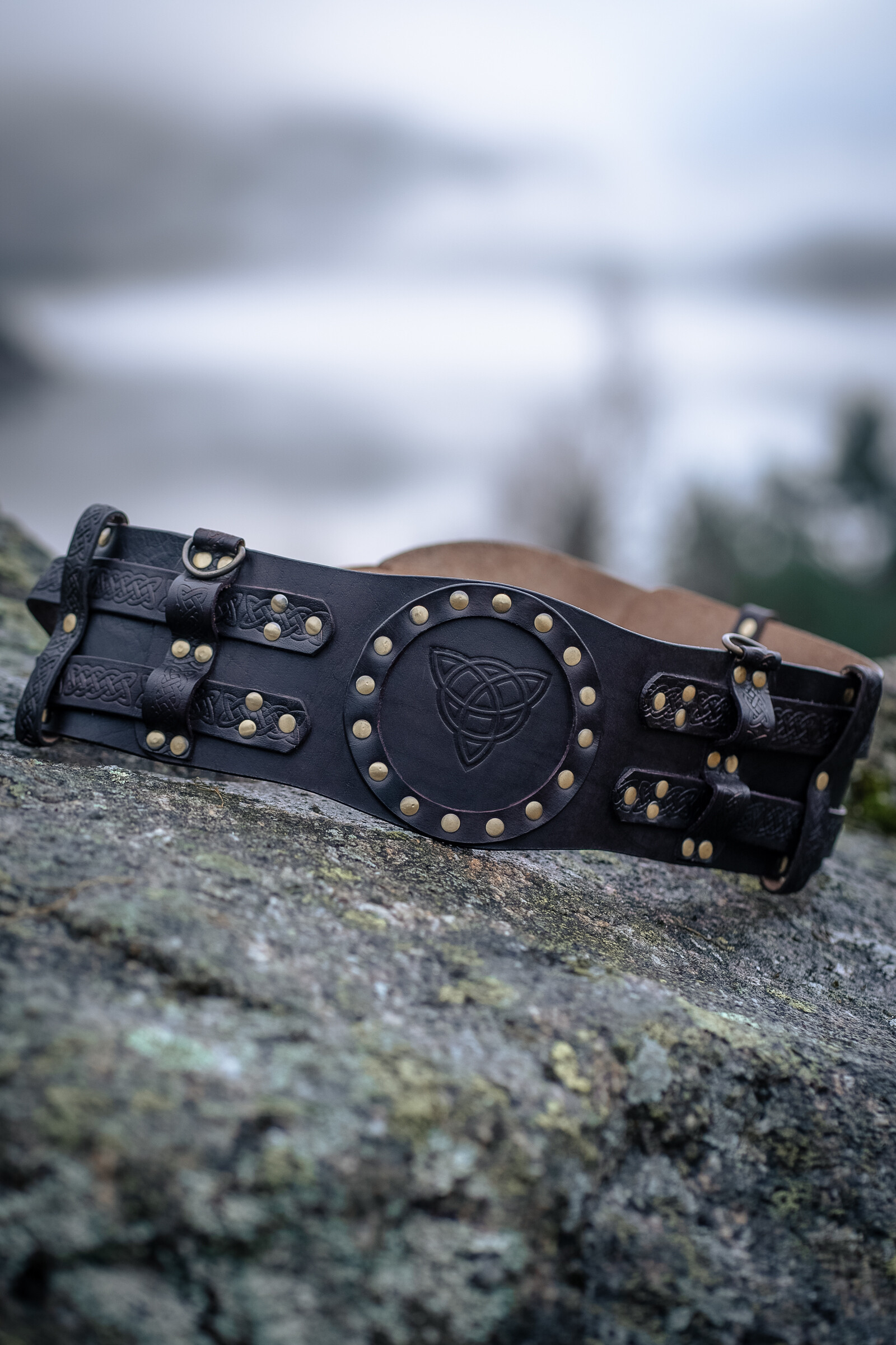 Cinturón medieval Celta en cuero modelo Bedran, color marrón oscuro