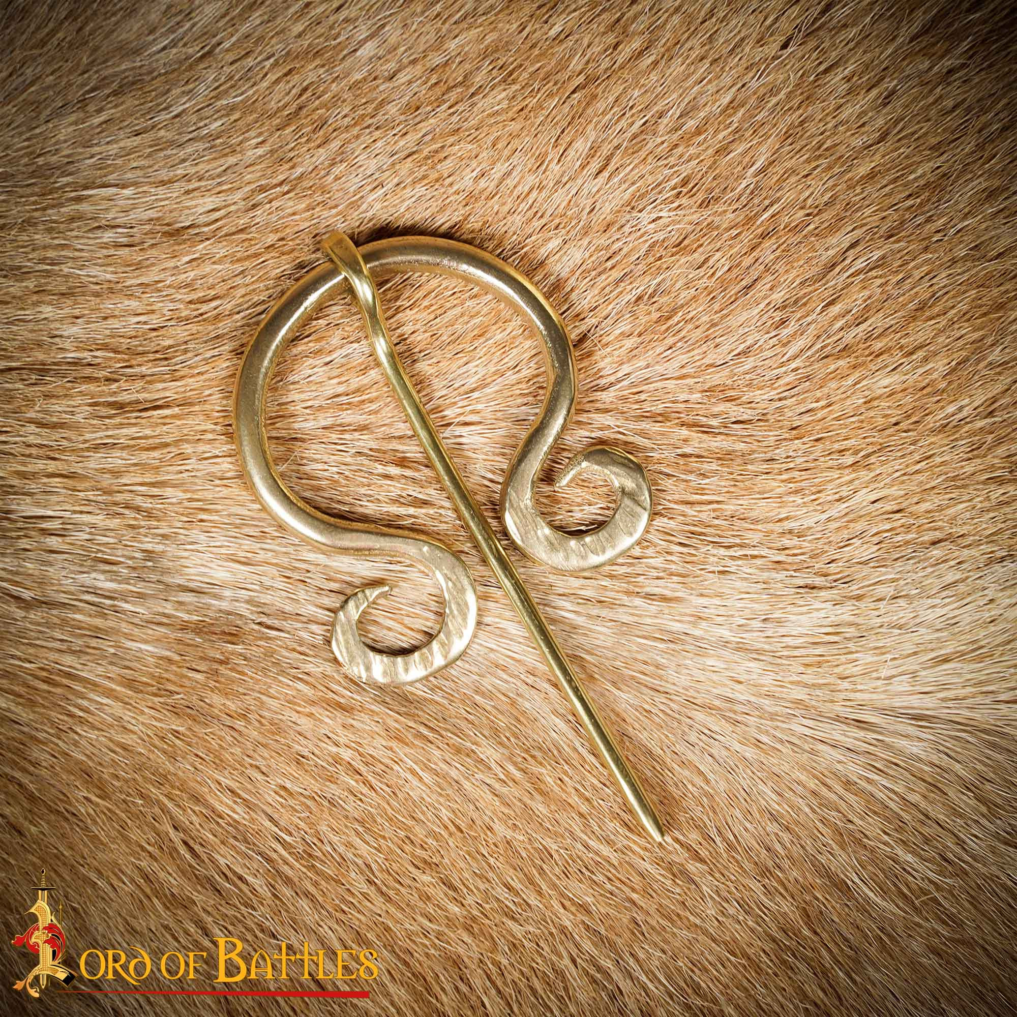 Cierre vikingo de capa en latón pulido dorado