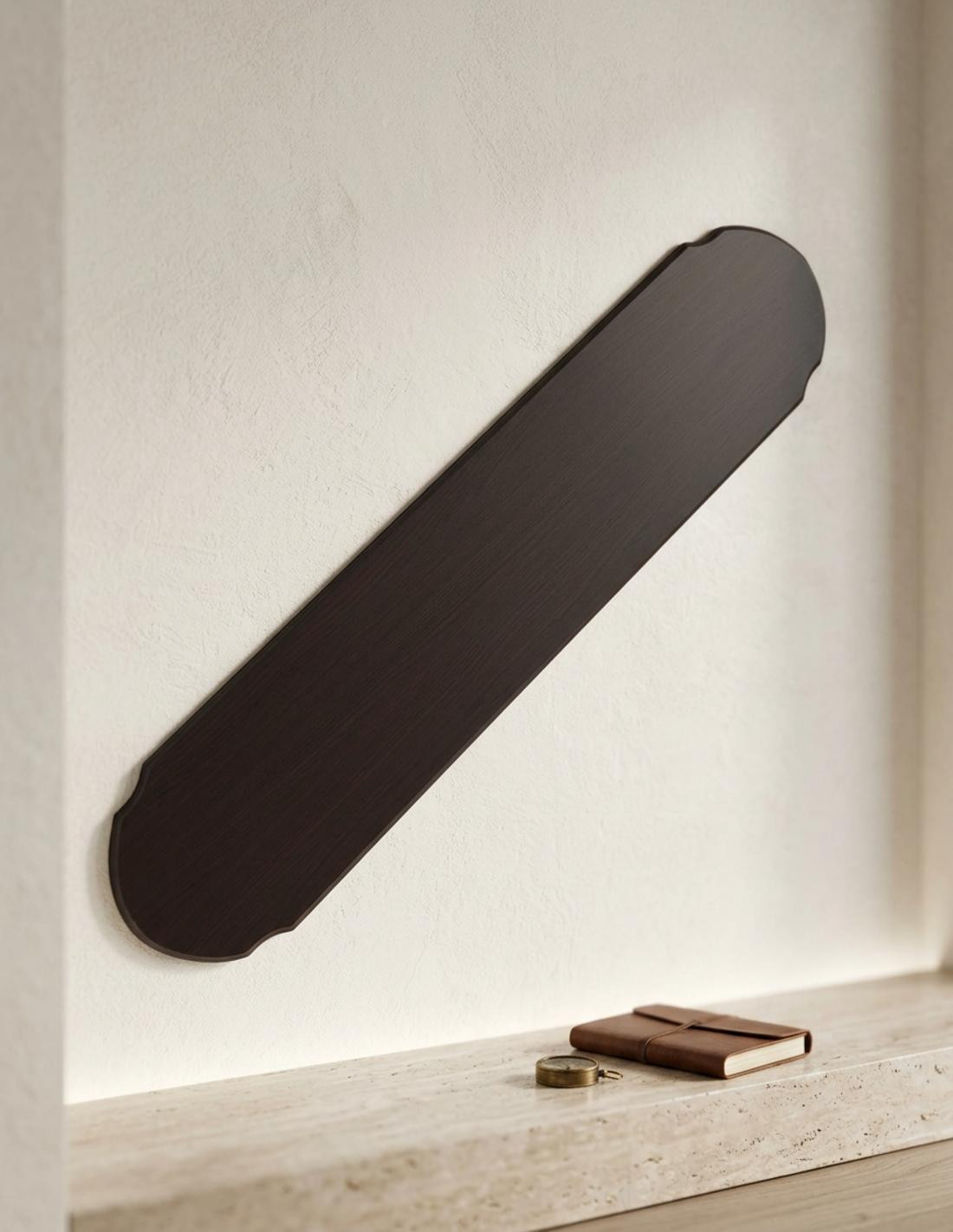 Tabla madera para colgar espada, 138x28 cms.