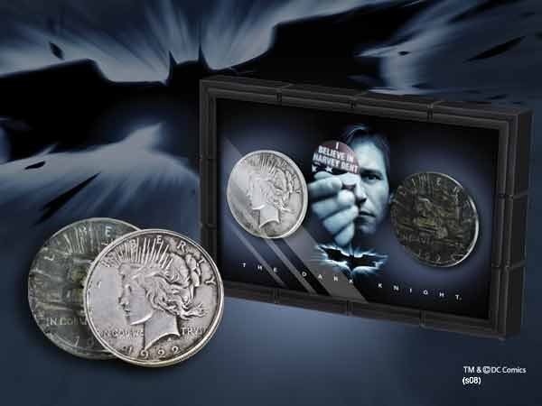 set 2 monedas Harvey Dent de Batman: dos caras con expositor