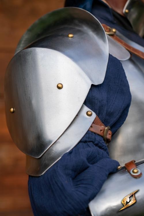 Hombreras Aventurero Renegado, acabado pulido