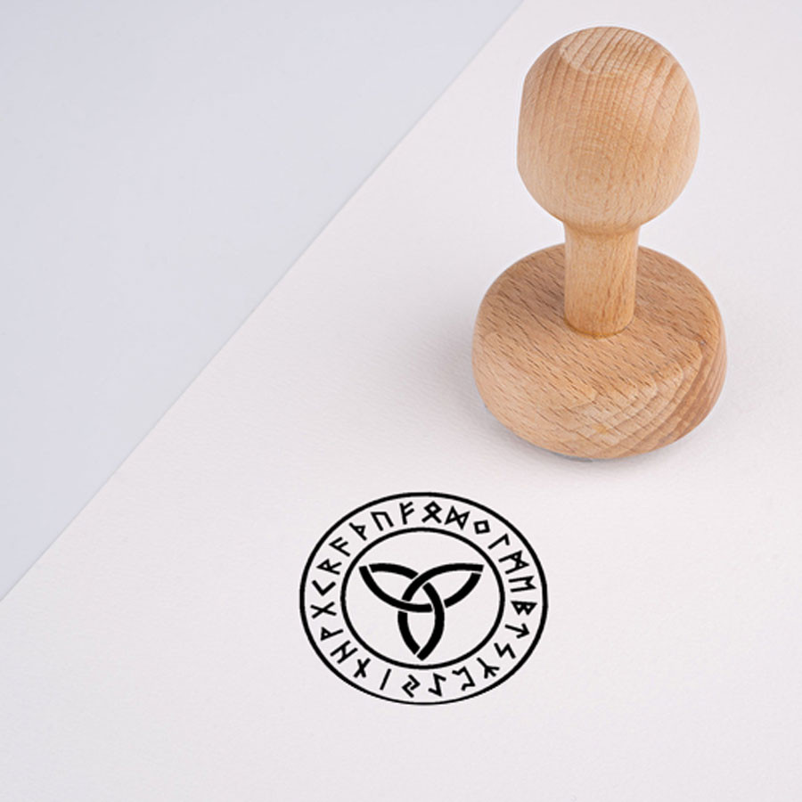 Sello y tampón de tinta con Triqueta Celta y vikinga, varios colores