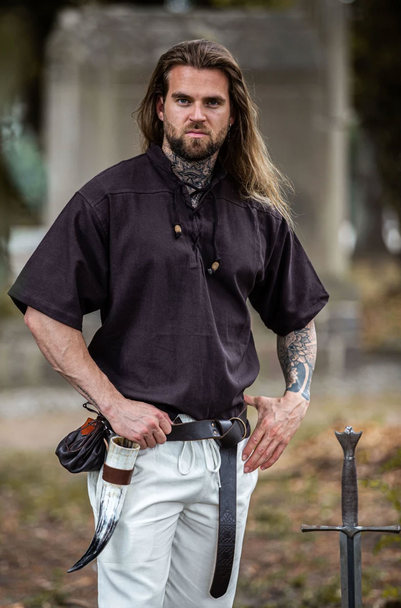 Camisa medieval manga corta y lazos, color marrón