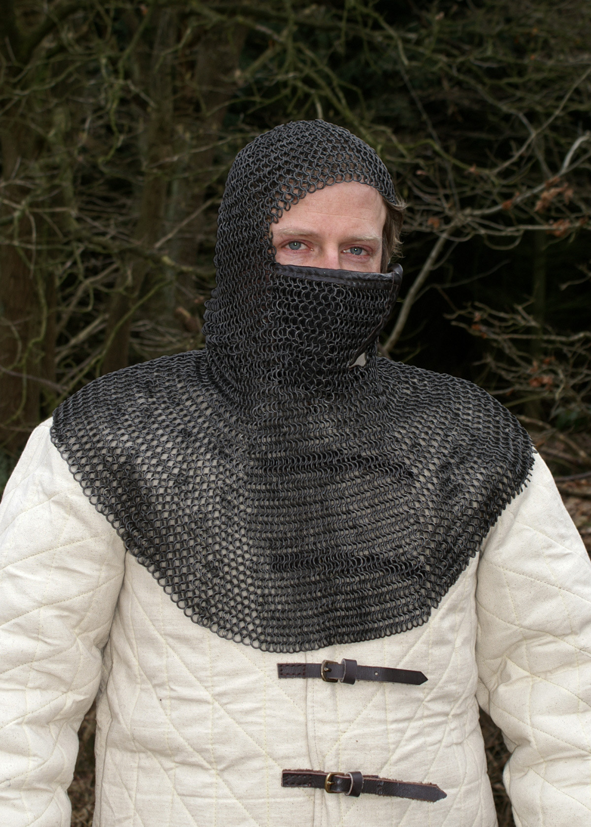 Verdugo negro cota de malla apertura triangular