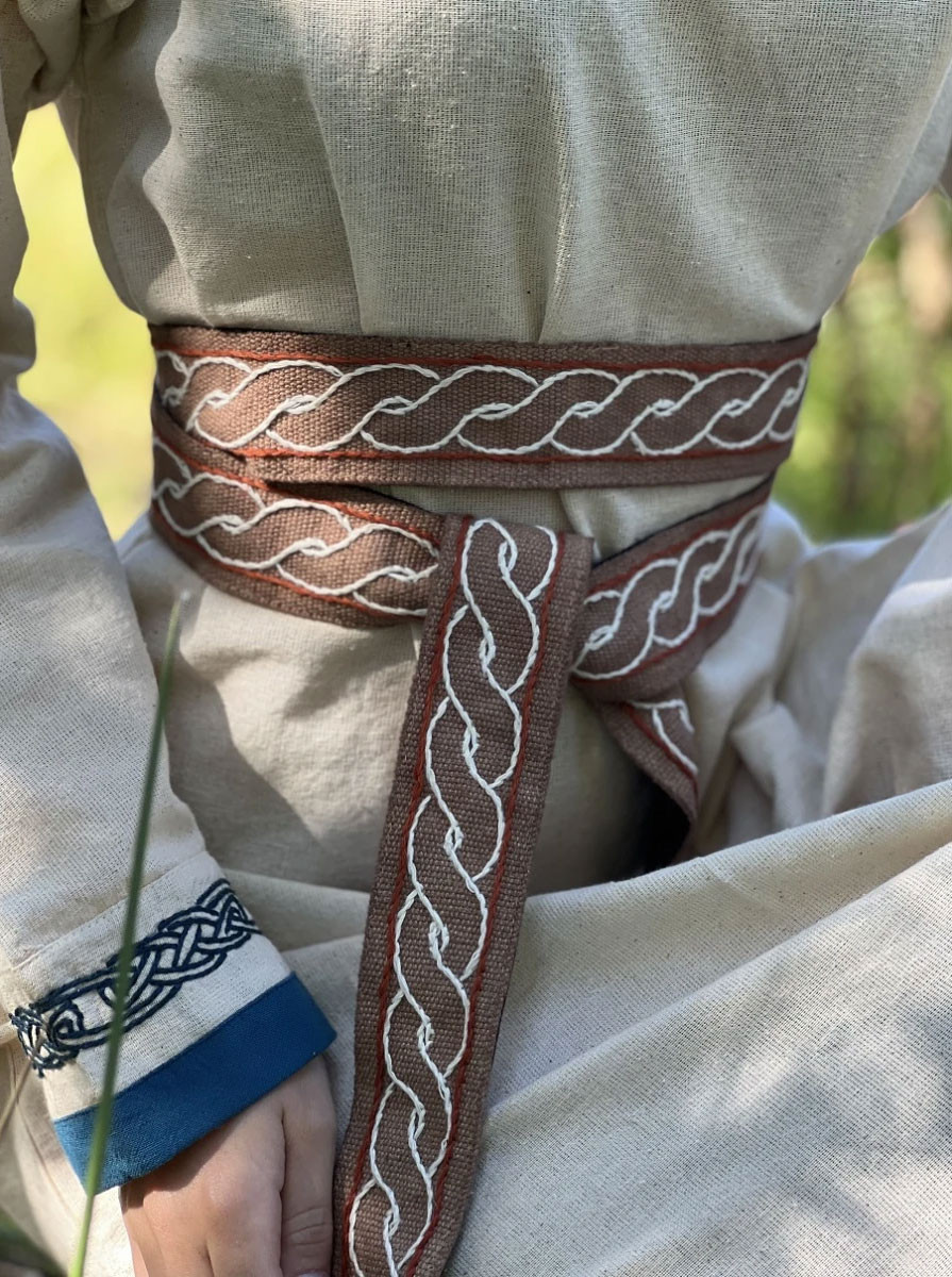 Cinturón vikingo modelo Elina, algodón marrón