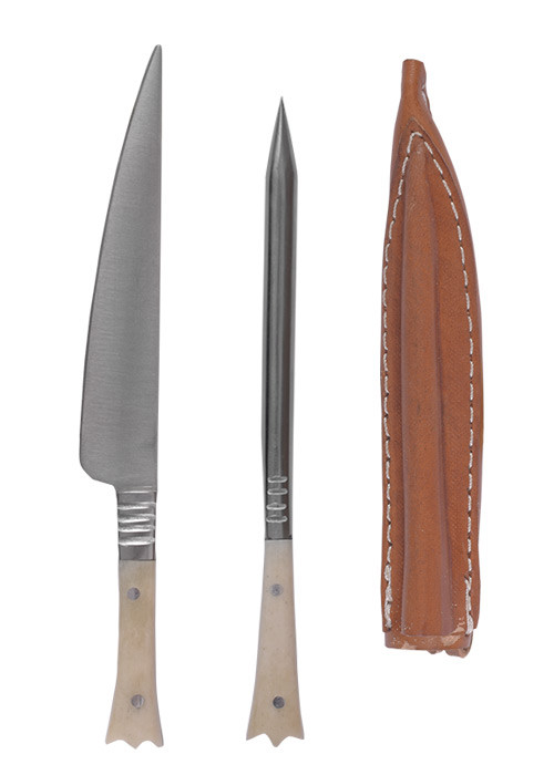 Set 2 cubiertos medievales almenados con funda de piel - mango en hueso
