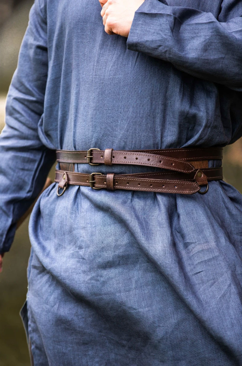 Cinturón vikingo doble de cuero  modelo Ubbe, marrón oscuro