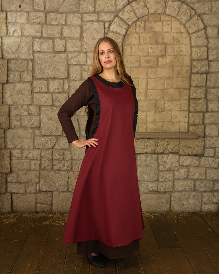 Vestido medieval dama Juliana, color burdeos