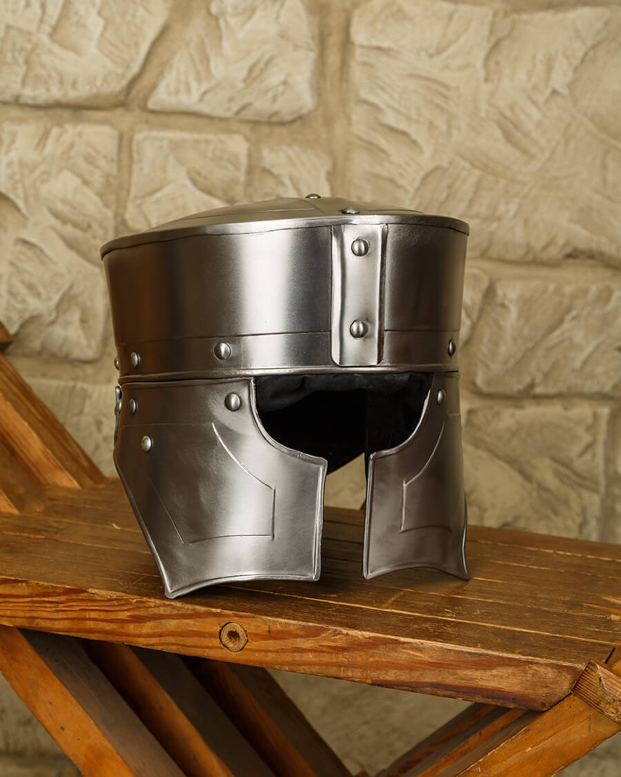 Casco fantasía de los No Muertos, acabado pulido