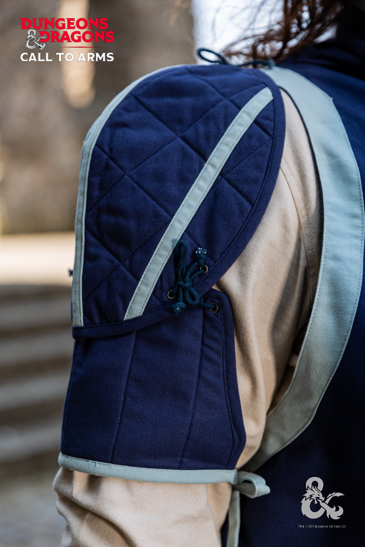 Hombreras medievales de Clérigo, azul